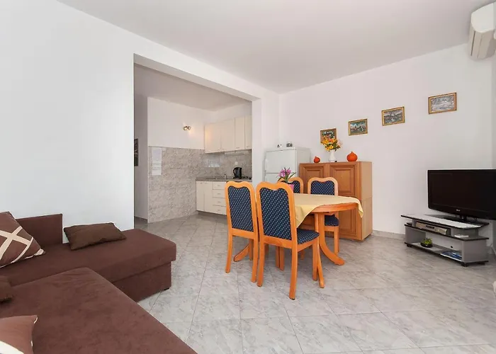Apartments Marija Pisak