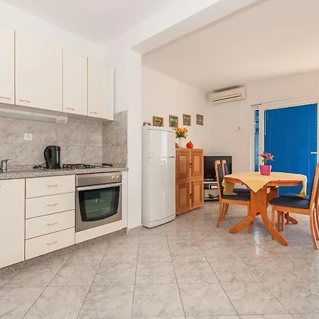 Apartments Marija Pisak Exterior photo